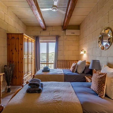 Semesterbostad Dgolden Views Farmhouse *