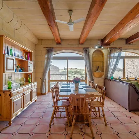 Dgolden Views Farmhouse