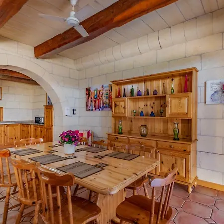 Dgolden Views Farmhouse